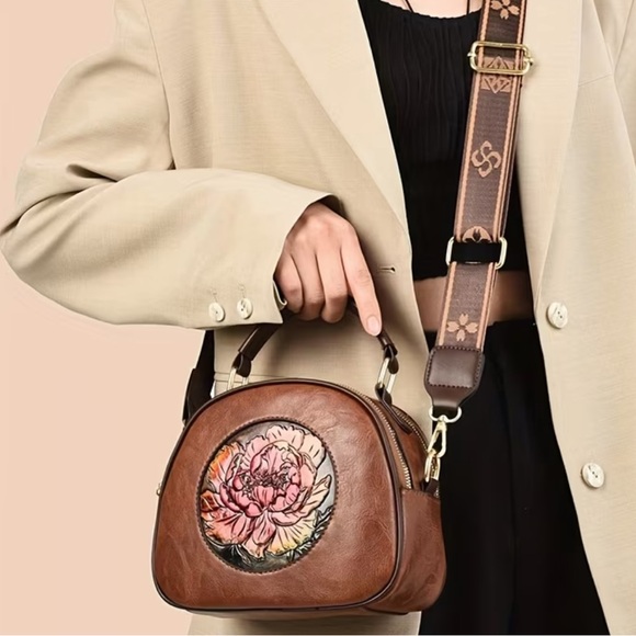 Brown Leather Floral Embossed Crossbody Bag - Picture 3 of 4